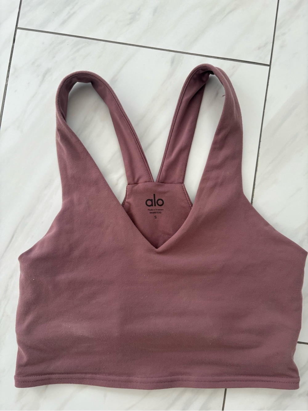 ALO Yoga Mauve V-Neck Racerback Sports Bra